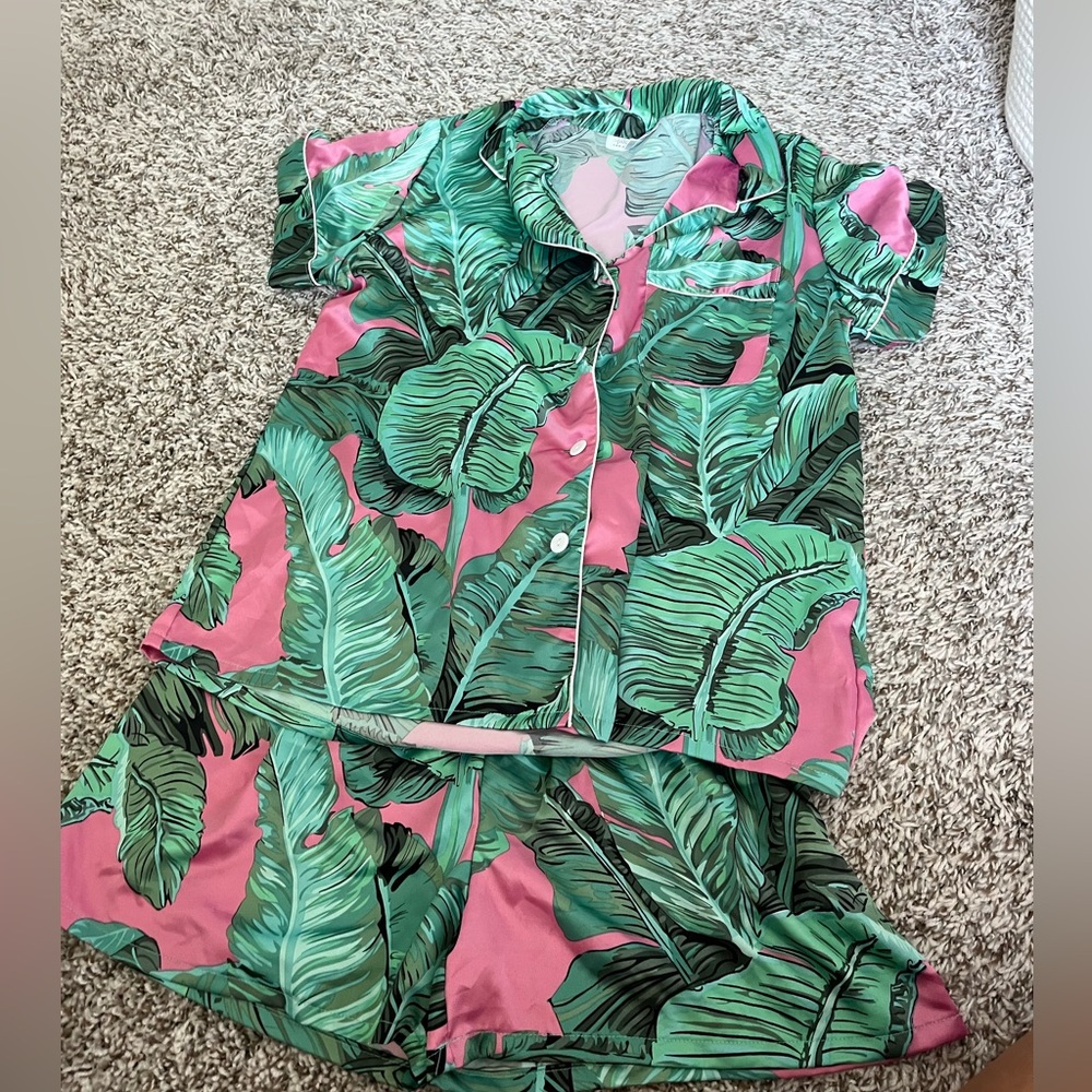 NWOT Pink palm pajama set